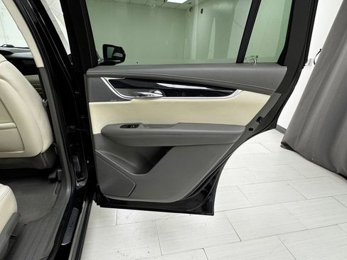 Used 2024 Cadillac XT6 Premium Luxury image 16