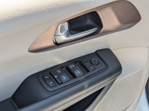 Used 2023 Chrysler Voyager LX FWD image 11