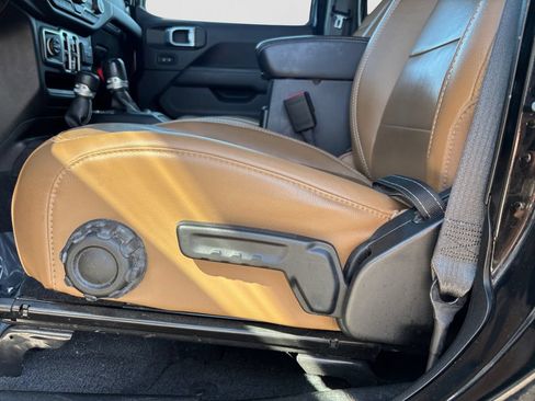 Used 2021 Jeep Wrangler Unlimited Sahara w/ Cold Weather Group AWD/4WD image 12