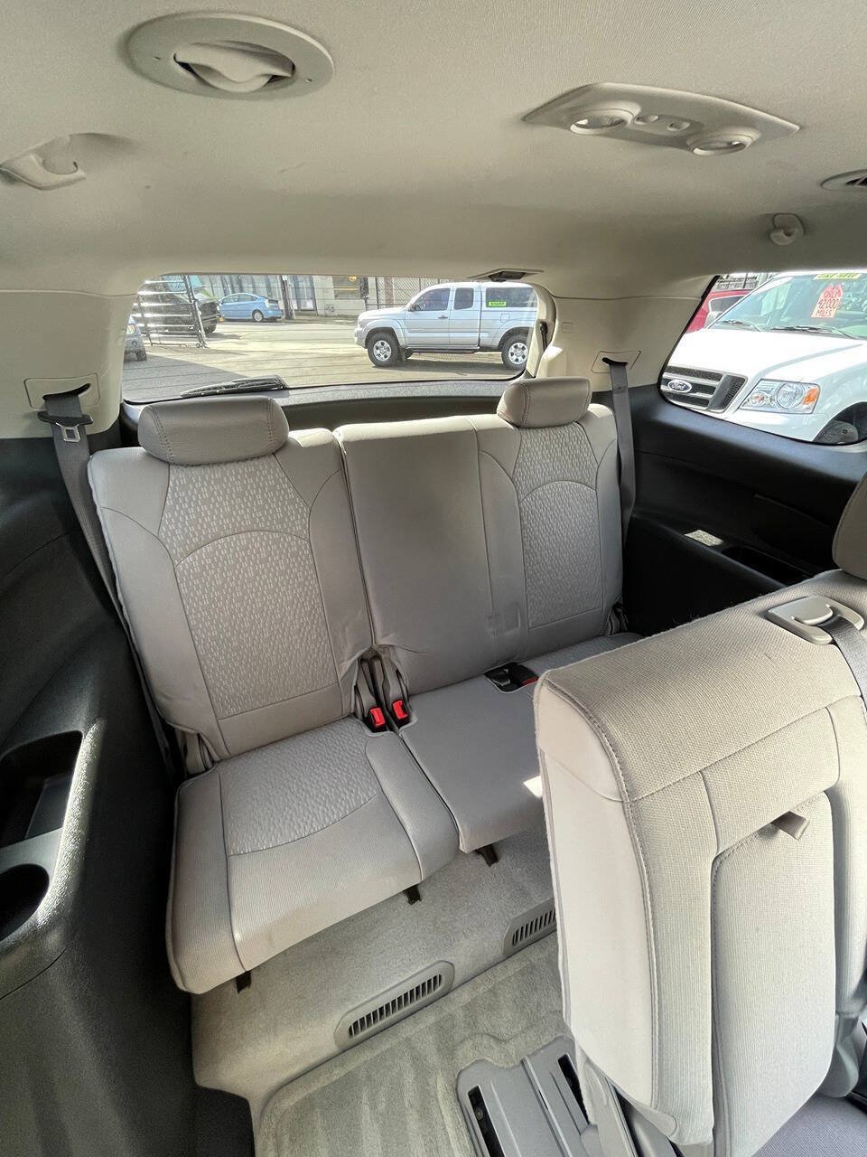 Used 2011 GMC Acadia SLE AWD/4WD image 38