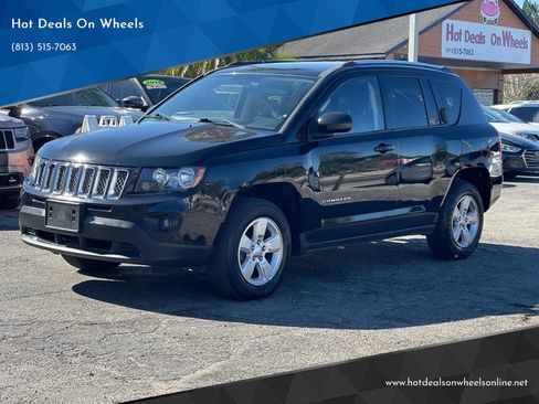 Used 2014 Jeep Compass Latitude image 1