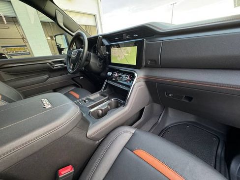 Used 2026 GMC Sierra 2500 AT4 AWD/4WD image 32