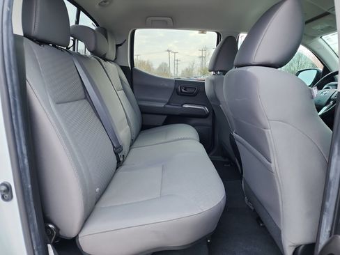 Used 2022 Toyota Tacoma SR5 image 15