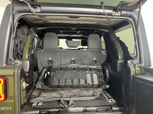 Used 2021 Jeep Wrangler Unlimited Sahara AWD/4WD image 22
