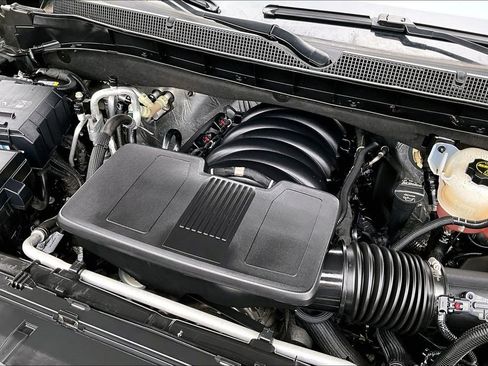 Used 2025 Chevrolet Suburban Premier AWD/4WD image 43