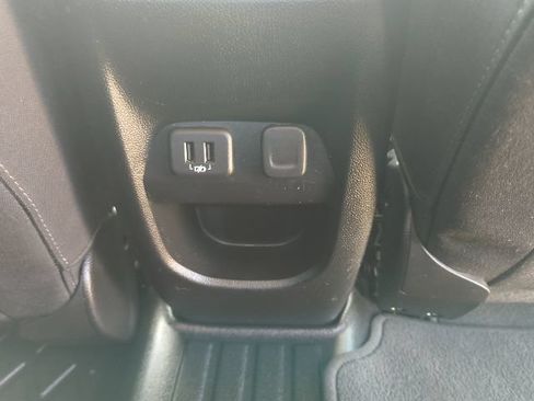 Used 2019 GMC Canyon SLE w/ Elevation Edition RWD image 23