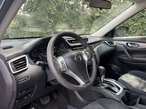Used 2016 Nissan Rogue S AWD/4WD image 10