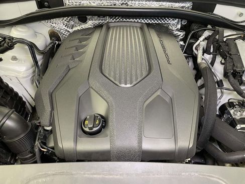 Used 2023 Porsche Macan image 24