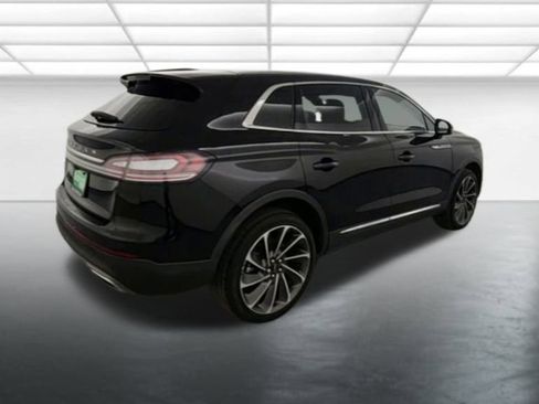 Used 2022 Lincoln Nautilus Reserve w/ Equipment Group 201A image 10