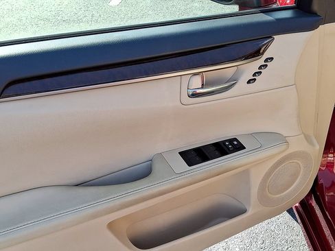 Used 2015 Lexus ES 350 w/ Luxury Package FWD image 12