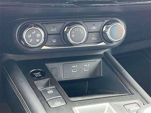 Used 2025 Nissan Kicks SV w/ Illumination Package image 30