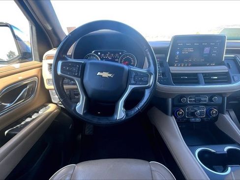 Used 2021 Chevrolet Tahoe Premier w/ Premium Package AWD/4WD image 9