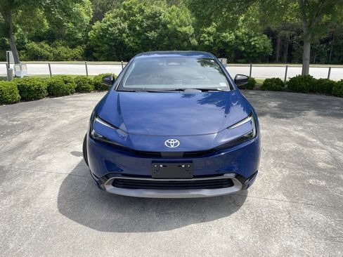 Used 2024 Toyota Prius XLE FWD image 5