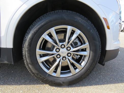 Certified 2023 Cadillac XT5 Premium Luxury w/ LPO, Floor Liner Package image 10