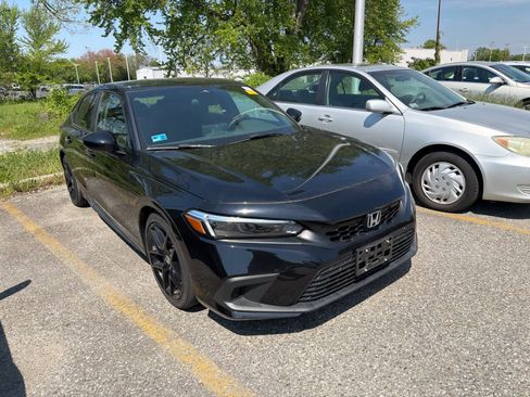 Used 2023 Honda Civic Sport image 4