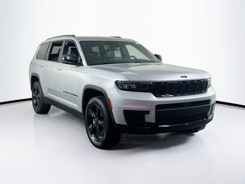 Used 2023 Jeep Grand Cherokee L Laredo AWD/4WD image 3