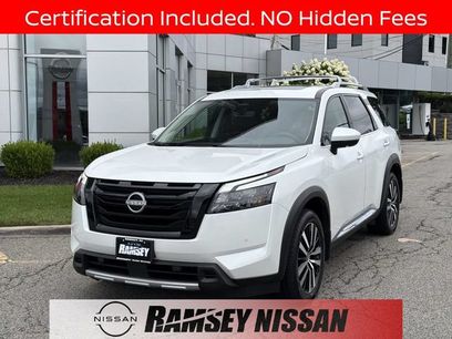 Certified 2025 Nissan Pathfinder Platinum w/ Black Appearance Package