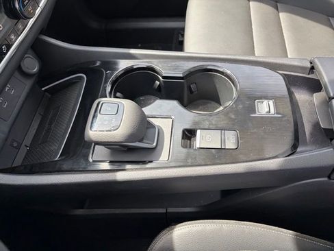 Used 2025 Nissan Rogue SL w/ Tech Package image 27