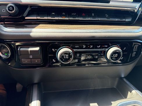 Used 2025 Chevrolet Silverado 1500 LT Trail Boss w/ Convenience Package II image 16