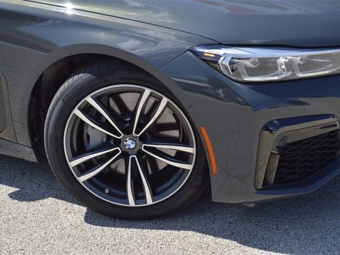Used 2021 BMW 750i xDrive w/ M Sport Package image 4