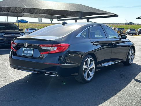 Used 2018 Honda Accord Touring image 8