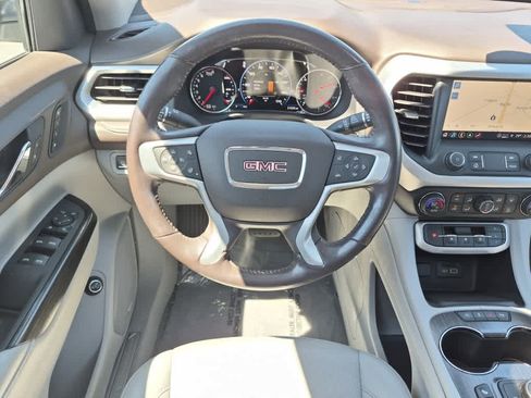 Used 2021 GMC Acadia SLT w/ Technology Package FWD image 12