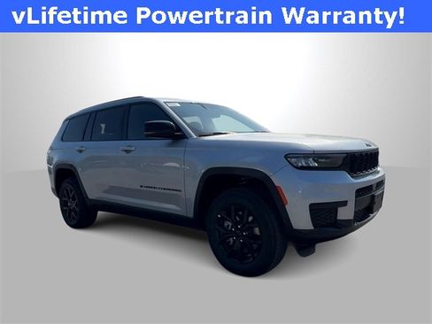 New 2025 Jeep Grand Cherokee L Altitude image 2