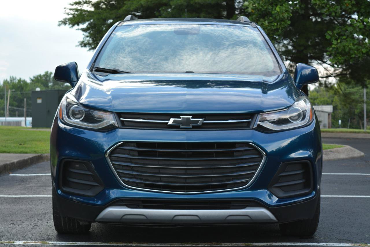 Used 2020 Chevrolet Trax LT FWD image 2