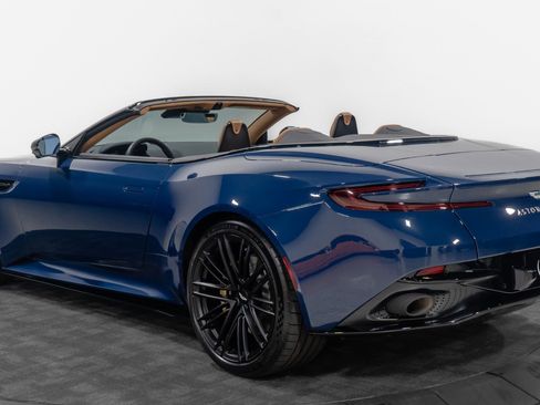 Used 2024 Aston Martin DB12 Convertible image 5