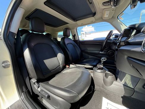 Used 2015 MINI Cooper 2-Door Hardtop image 15