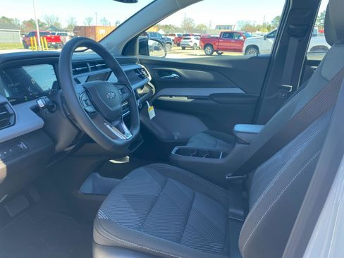 New 2027 Chevrolet Bolt LT w/ Comfort Package FWD image 12