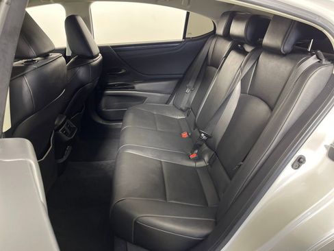 Used 2025 Lexus ES 350 w/ Premium Package image 13
