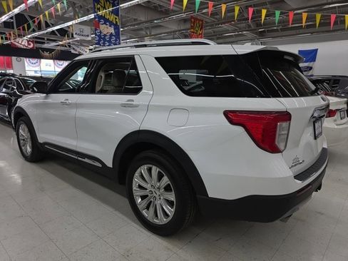 Used 2021 Ford Explorer Limited w/ Equipment Group 301A AWD/4WD image 4