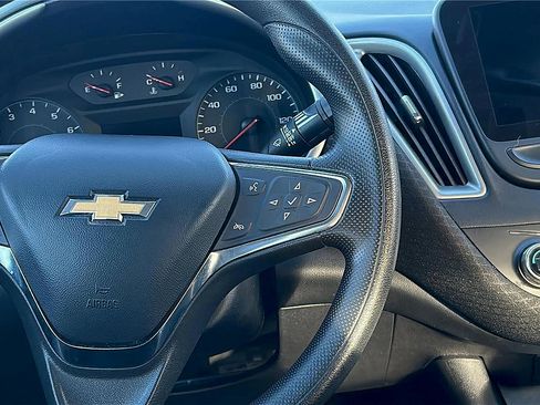 Used 2023 Chevrolet Malibu LT FWD image 9