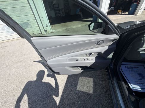 Used 2024 Hyundai Elantra SEL w/ Convenience Package FWD image 13