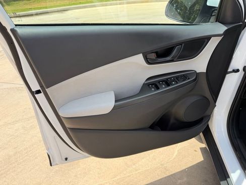 Used 2023 Hyundai Kona SEL image 13