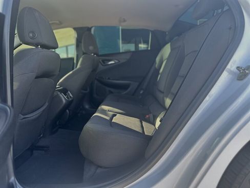 Used 2018 Chevrolet Malibu LT image 4