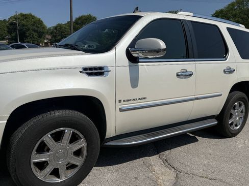 Used 2007 Cadillac Escalade AWD w/ Information Package image 33