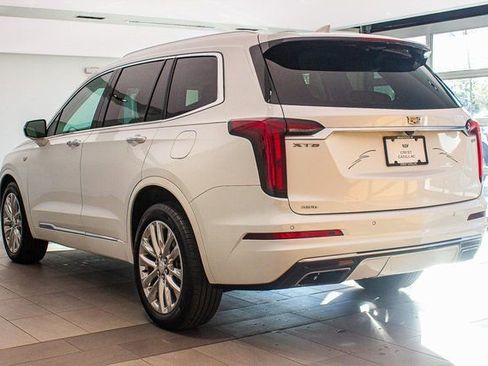 Used 2022 Cadillac XT6 Premium Luxury image 8
