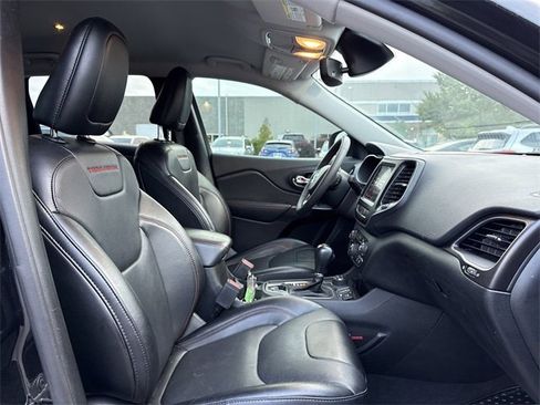 Used 2022 Jeep Cherokee Trailhawk w/ Sound & Nav Group image 17