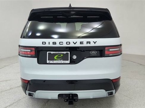 Used 2020 Land Rover Discovery Landmark image 5