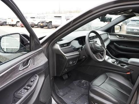 Certified 2024 Jeep Grand Cherokee L Limited w/ Luxury Tech Group II AWD/4WD image 14