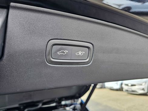 Used 2025 Volvo EX90 Ultra image 19