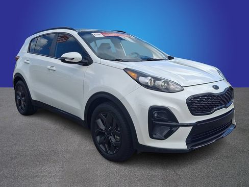 Used 2022 Kia Sportage Nightfall Edition FWD image 3