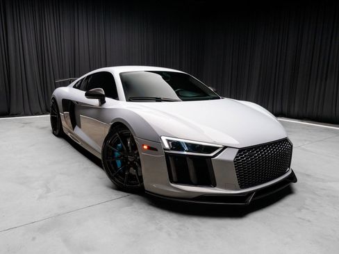 Used 2017 Audi R8 V10 plus image 10