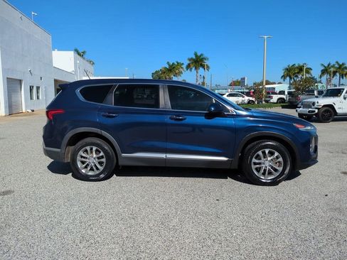 Used 2019 Hyundai Santa Fe SE image 4