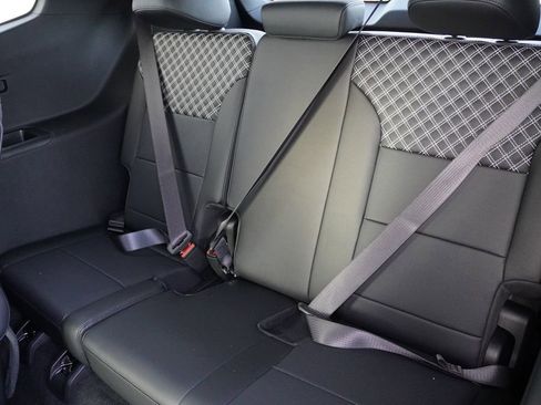 Certified 2025 GMC Acadia Denali image 18