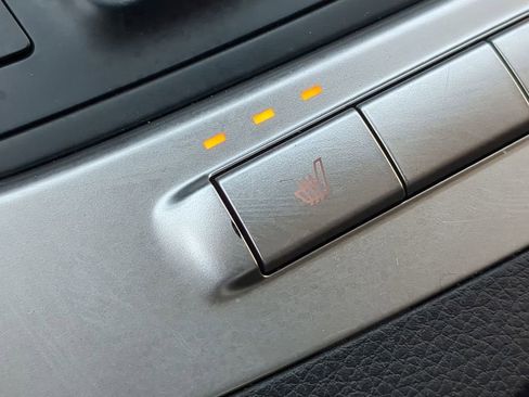 Used 2025 Kia Carnival image 22