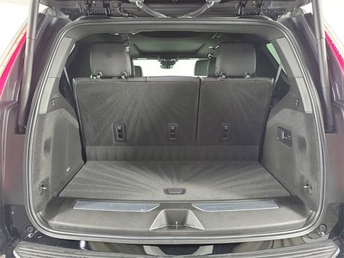 Certified 2022 Cadillac Escalade Premium Luxury w/ Performance Package image 8