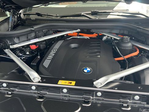 New 2026 BMW X5 xDrive50e image 34